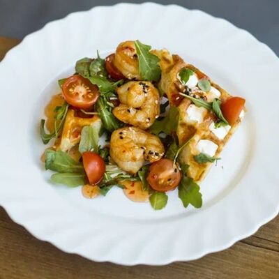 Вафли с креветкой и творожным сыром в Про Тесто по цене 470 ₽