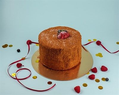 Торт Медовик 1,6кг в Плюшки подружки по цене 3300 ₽