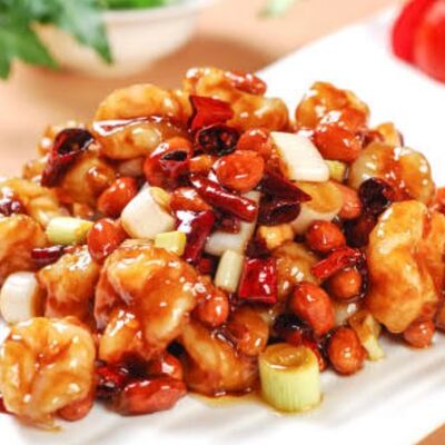 Жареные креветки с арахисом и красным перцем в ГУаНЬ ЯНЬ по цене 1870 ₽