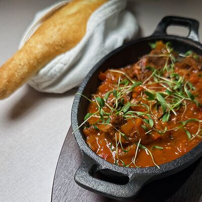 Чашушули с лепёшкой в Квартира Пиросмани по цене 735 ₽