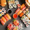 OMAKASE SUSHI ROLLS по адресу Россия, Москва, Тишинская площадь, 1с1