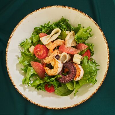 Салат с морепродуктами в Бали по цене 1600 ₽