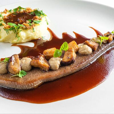 Язык телячий с грибным соусом в La Provincia по цене 1550 ₽