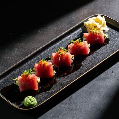 Сашими нью стайл с тунцом и крабом с соусом понзув Tangiers Lounge по цене 1270 ₽