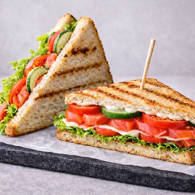 Сэндвич с красной рыбой в Lo-Fi Coffee по цене 430 ₽