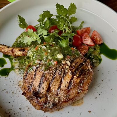 Эскалоп на кости с греческим сыром в Seven по цене 950 ₽