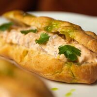 Эклеры с креветкой в Опера