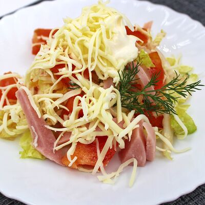 Салат Сочный в Чёрный и белый по цене 162 ₽