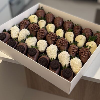 Клубника в шоколаде №40в Di Panna Confetteria по цене 5390 ₽