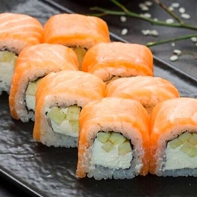 Ролл Филадельфия с яблоком в Fish Roll по цене 1272 ₽