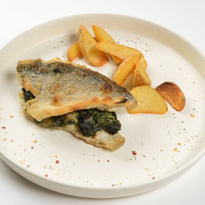 Дорада со шпинатом и грибами в БамБуши по цене 555