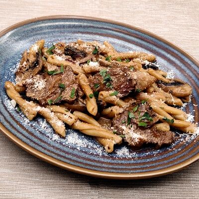 Паста казарече с томленой щечкой с грибами в Кафе-пекарня Susser по цене 750 ₽