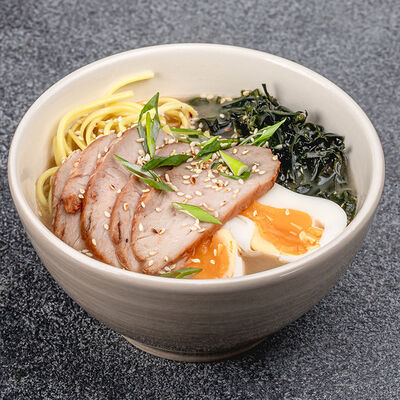 Рамэн со свининой Хойсин в Pizza Lavka по цене 499 ₽