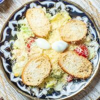 Салат Цезарь с курицей в Пицца & роллы