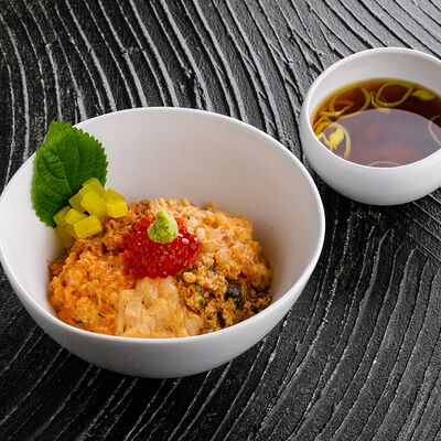 Кайсен-дон с рыбой в остром соусе в Ginza по цене 3990 ₽