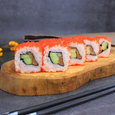 Ролл Калифорния с лососем в 7Sushi по цене 499 ₽