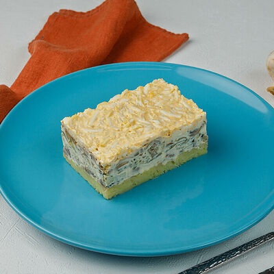 Оригинальный салат с томленой говядиной и маринованными огурчиками в МИЛТИ по цене 352 ₽