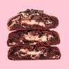 Red velvet Oreo в Humbl Cookies по цене 390