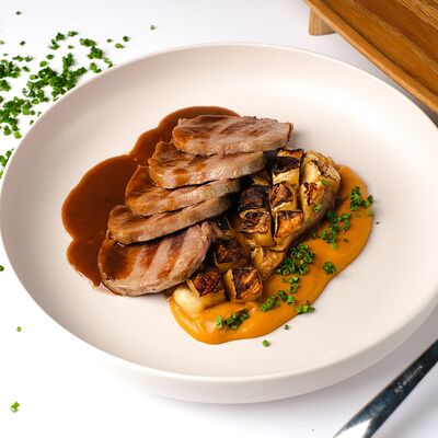 Говяжий язык, овощное карри, баклажан в Leto по цене 1740 ₽