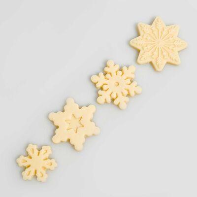 Шоколадные снежинки в Клубника в шоколаде VeryBerryLab по цене 250 ₽