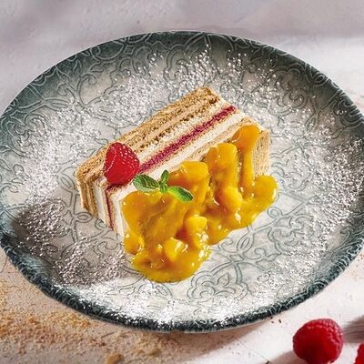 Медовик в Pizzarella36 по цене 590 ₽