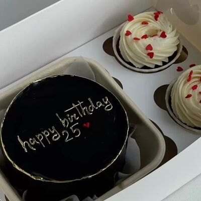 Бенто торт + 2 капкейка-тортика в стаканчике для мужа, парня , папы , коллеги , бабушки, крестной,юбилей , на день рождения , черныйв О! Тортик по цене 3090 ₽