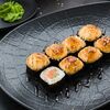 Запеченный ролл с лососем в Omakase Yoshitake Sushi по цене 950