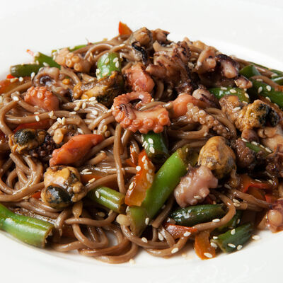 Соба с морепродуктами в Фитнес меню по цене 650 ₽