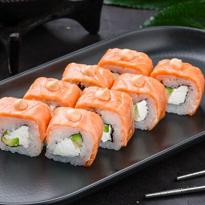 Ролл Запеченная Филадельфия с авокадо в Рыба закусывала по цене 799 ₽