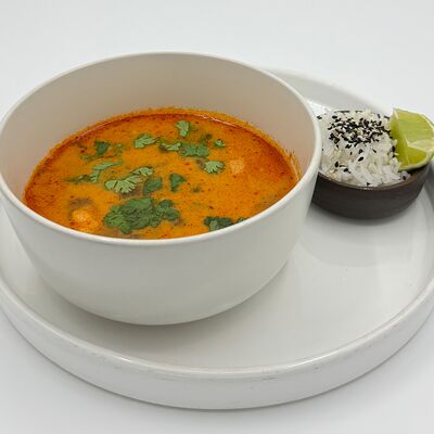 Том ям с курицей и креветками в Coffee Room Coworking по цене 720 ₽