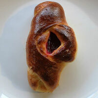 Булочка с джемом в Джон Вкусный