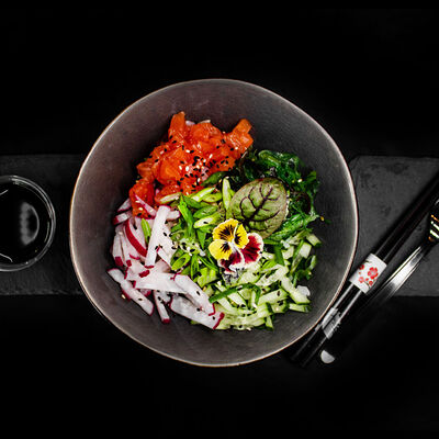 Боул с лососем в SushiShop51 по цене 609 ₽