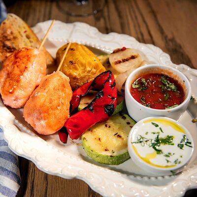 Котлетки из лосося с тигровыми креветками в Mama Roma по цене 1026 ₽