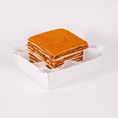 Мини-торт Сметанник в Ван лав по цене 990 ₽