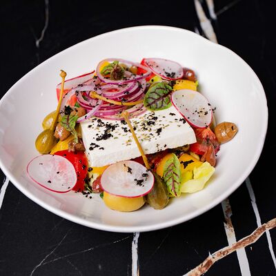 Греческий салат в MEMO DINE & BAR по цене 1200 ₽