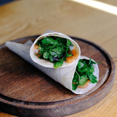 Ролл с лососем в Сыроварня по цене 960 ₽