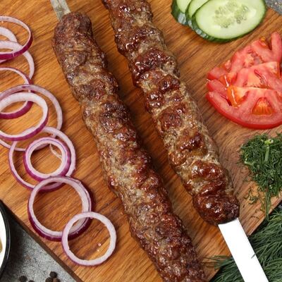 Люля-кебаб из говядины в Алтын Кафе по цене 660 ₽