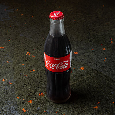 Coca-Cola Classic в стекле в Sumo Izakaya по цене 390 ₽
