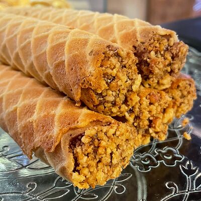 Вафельная трубочка, мини со сгущенкой в Поль Бейкери по цене 120 ₽