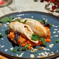 Куриная грудка, фаршированная вялеными томатами в Лабиринт