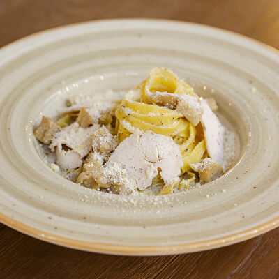 Паста альфредо в Pizza Volante по цене 1210 ₽