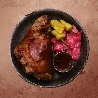 Рулька в The Pivo по цене 700 ₽