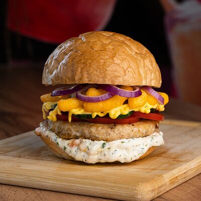 Cheetos Burger в BAD & BOY BURGER по цене 680 ₽