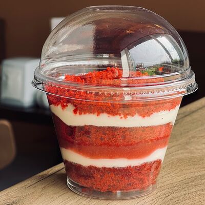 Трайфл Красный бархат с клубничной прослойкой в Компот по цене 309 ₽