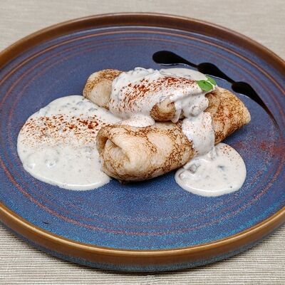 Блинчики с курицей и грибами в Кафе-пекарня Susser по цене 350 ₽