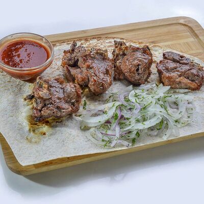 Шашлык из бараньей мякоти в Суши пицца бургер по цене 695 ₽