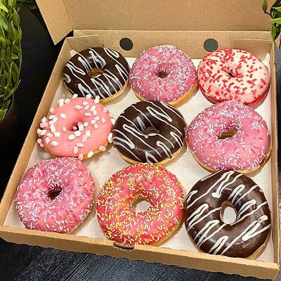 Набор донатов (9 шт.) в Буханка по цене 1323 ₽