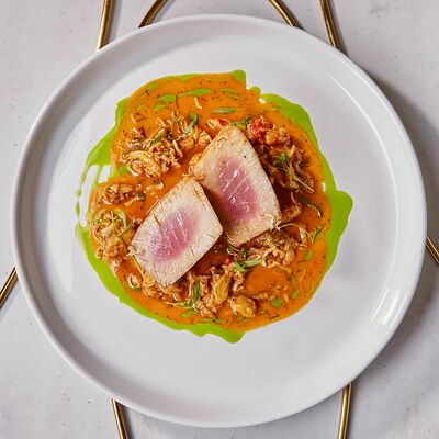 Стейк миньон из тунца в Море на Патриках по цене 1700