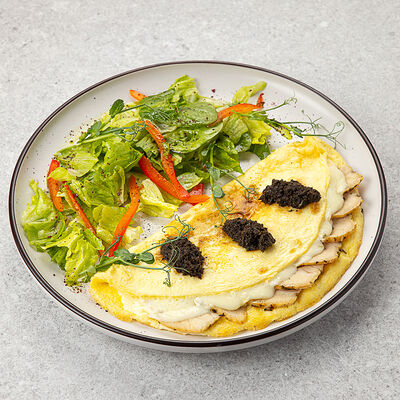 Омлет с индейкой и трюфельной пастой в Vaffel Норвежские вафли, завтраки, кофе по цене 680 ₽