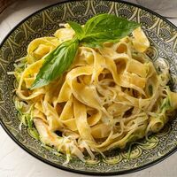 Кавказская паста с курицей в Два барашка